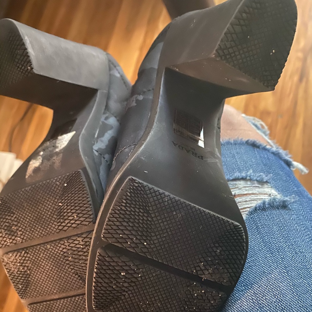 Coolest boots on the block! - Picture 4 of 5